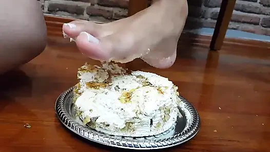 Iss diesen kuchen von meinen erstaunlichen füßen, schlampe von top-model taina Almeida