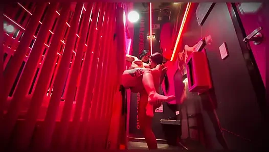 İki Çok Büyük Poposu Ve Çok Şehvetli Lezbiyen Arasında Popo Yemeği - Anitta Miller ve Sweet Kimmi