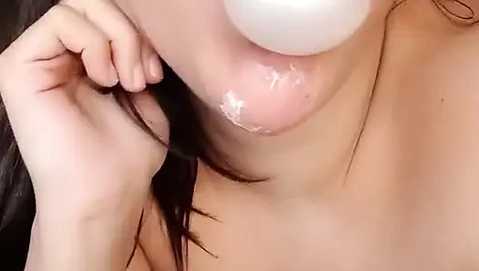 Bubblegum messy yatakta çıplak bakıyor - bunny looner
