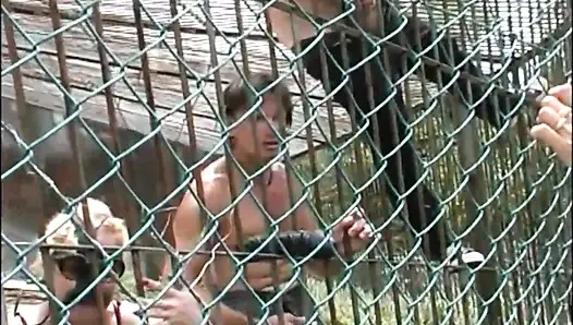 Inglese Slutty Hairy MILF Looking for Big Cocks to Get Fucked in the Park