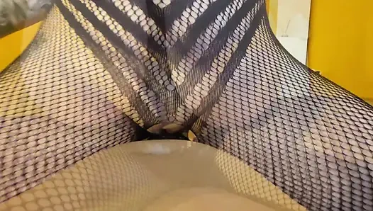 Merokok sambil disetubuhi dengan keras