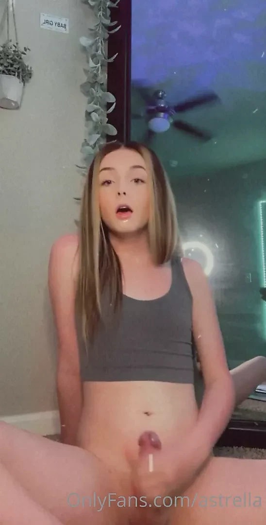 trap masturbating