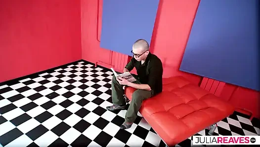 Nenek tua gemuk dengan memek besar disetubuhi dengan keras dan melakukan blowjob