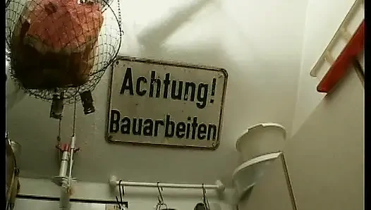 Alman Kapılarının Arkasında Özenle Siktir Edilir - Tam Film