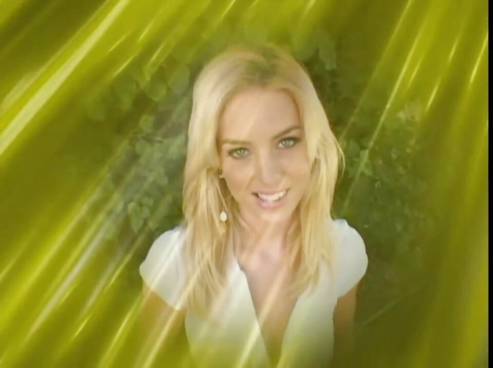 她越漂亮, 她就越喜欢