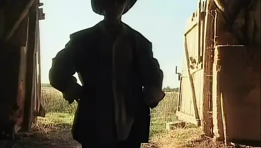 Ahirda İki̇ Sarişin Lezbi̇yen Orgazmlari