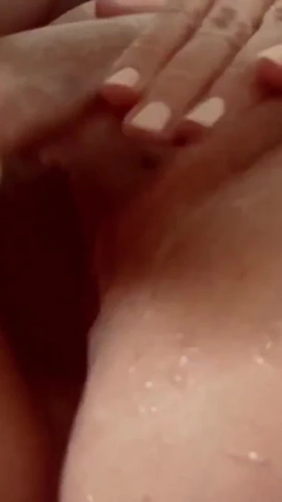 Mature milf with long labia fisting herself with fist, dildo and cumming | Clip 1