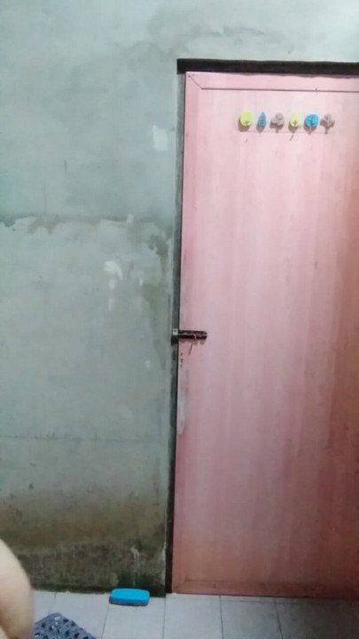 Em teen châu Á tắm muộn nhưng lại càng dâm hơn | Clip 1