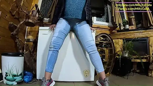 Terli çoraplar, meme ucu kancası ve sportif solo azdırma