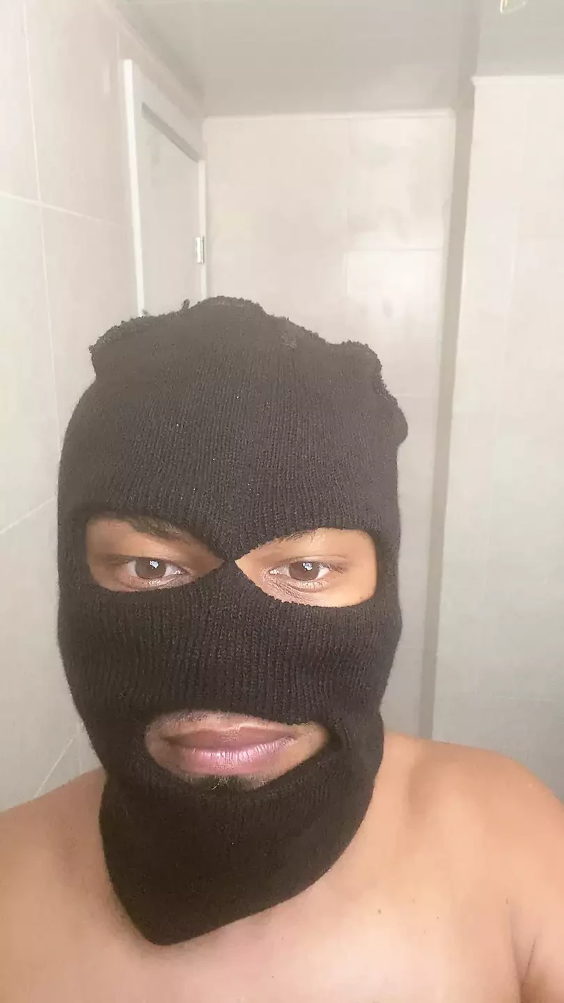 Punheta no banheiro