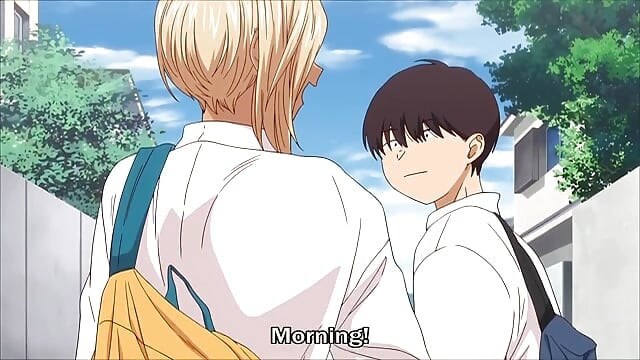 Gyaru bronzată sexy adoră să-și fută prietena tăcută simplă într-un costum de urs