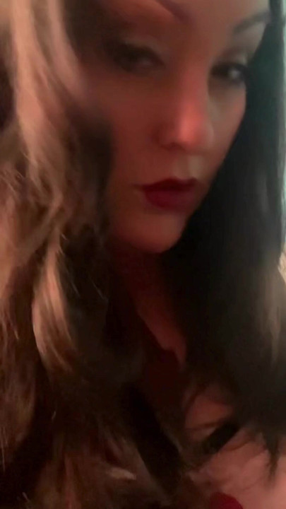 Sexy mature woman is horny AF & tells you exactly what she wants