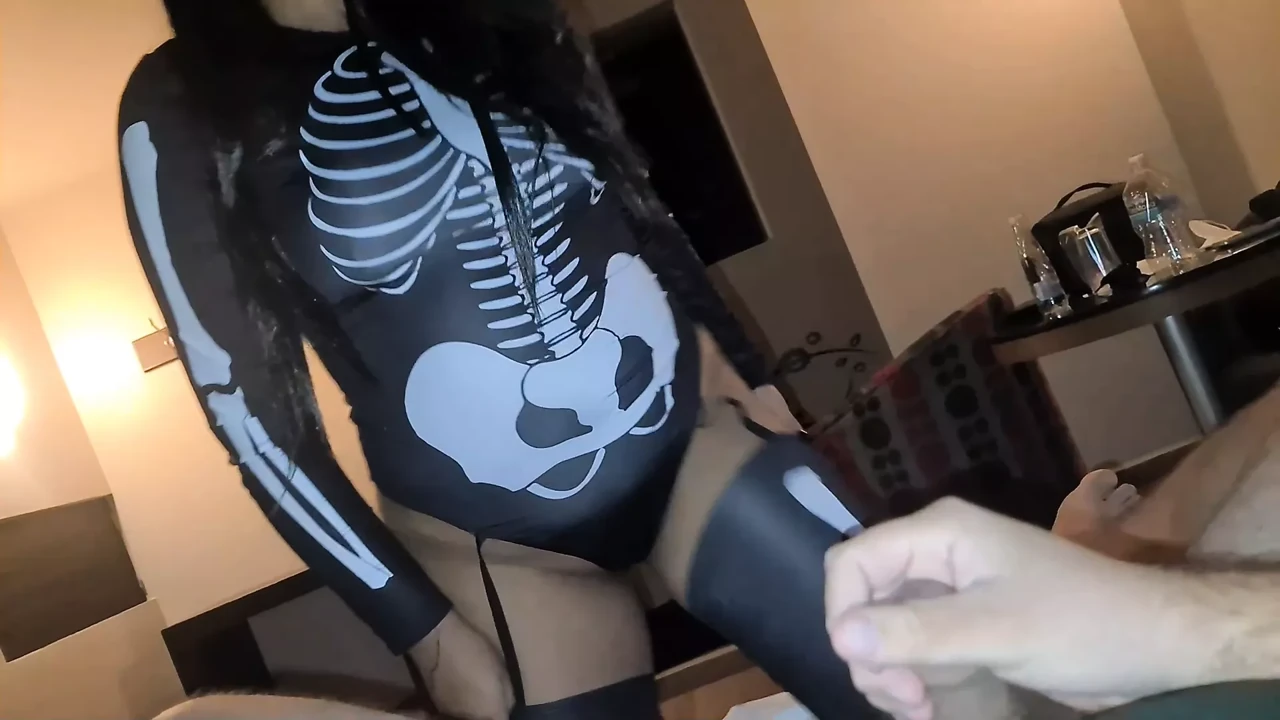 teen fucks a stranger at Halloween party without condom