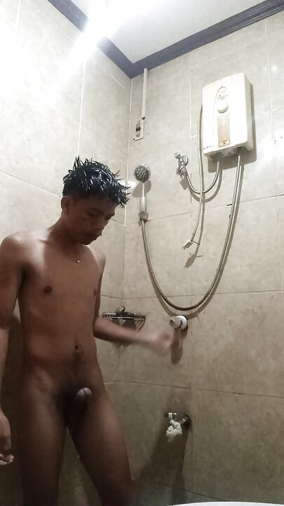 #1 Creator Jameson Official Gets Soaked: Shower Piss & Cum