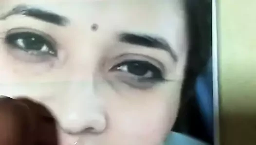 aktris anusuya yüz sürtünme