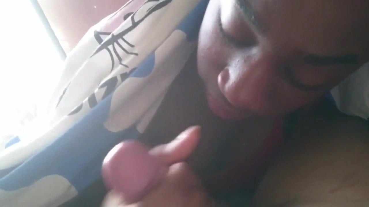 French Blackettes Ebony Sucent Dans Le Lit Tres Gourmandes