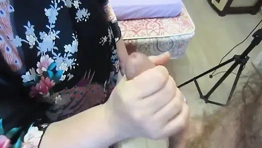 Olgun orta yaşlı seksi kadın yarağımı emiyor ve beni boşaltıyor