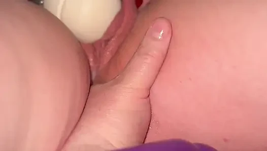 Istri bermain