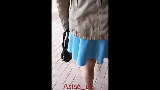 Мусульманская женщина отсасывает в городском парке, снимает трусики и писает, показывает ее киску.