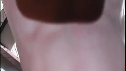 Rotes Netz-schätzchen Dominiert Gefesselten Schwanz in Wildem BDSM-dreier