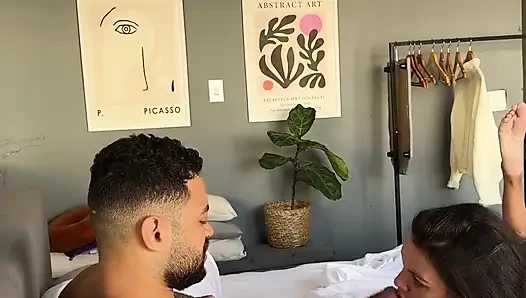 Aku tiba-tiba bangun dan kontolnya habis-habisan sampai dia mengerang keenakan