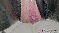 Hure Slut-Orgasma Celeste Freiers Toilette angepisst