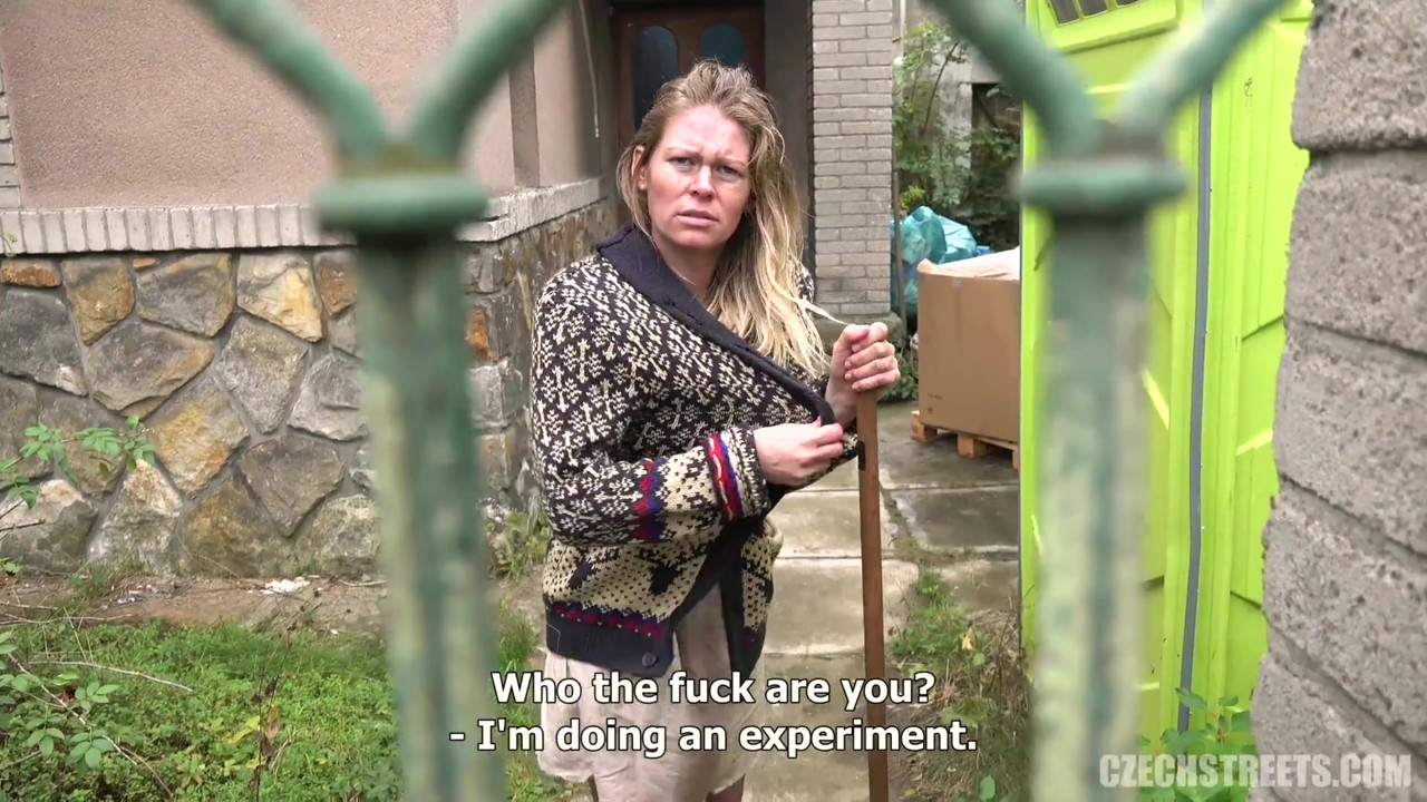 チェコの街 - 28週の妊娠中のフードポルノ乱交!