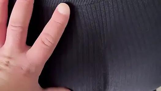 Antrenmandan sonra komşumun karısını gördüm ve bacaklarına ve büyük götüne karşı koyamadım