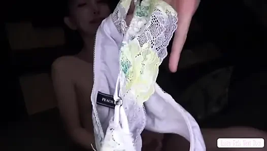 Koneksi ketat yang intens dengan gadis pemalu, emosi campuran membangun creampie yang tak terlupakan dan momen facecum