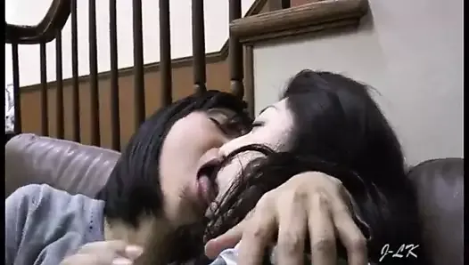 Japonés lesbianas grupo besos