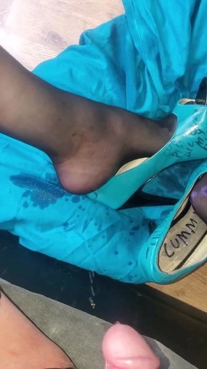 Quick Piss slutty nylon heels