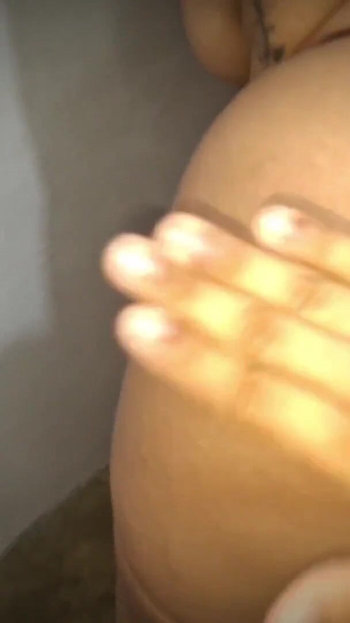 Sapphire Twerks in Lingerie and get her ass slapped | Clip 3