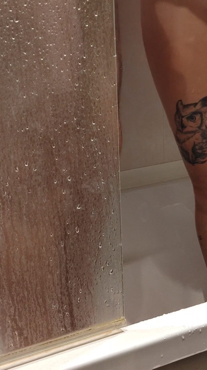 Hot mutual masturbation in shower | Clip 1