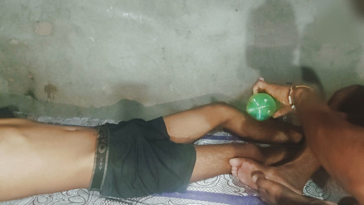 Tel ki masaj ki end gad ki chudai bada Vishal land se ki -hot-boy-end-gaye desi
