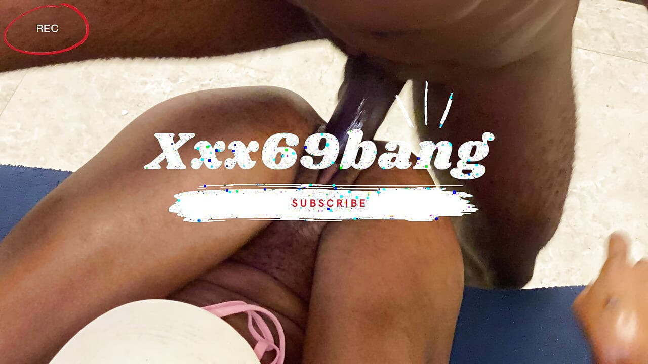 Seduced My New Roommate to Pound My Wet Pussy Till He Cummed on My Ass
