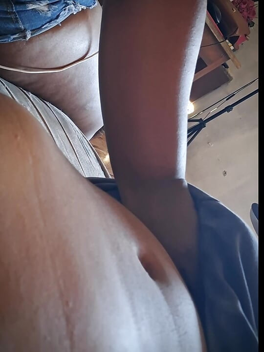 Creyente traviesa tomó mi polla y terminó con el coño manchado de semen