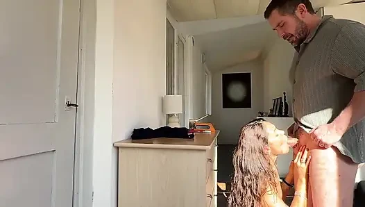 Горячую милфу склоняет ее разнорабочий и в конечном итоге жестко трахают