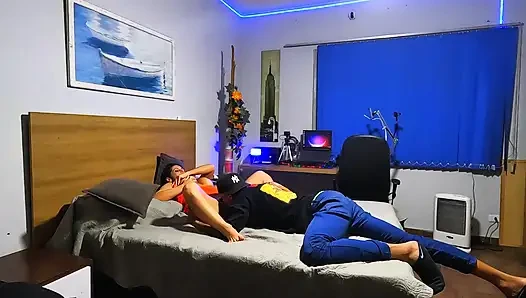 Akşam yemeği molasi: tatlıdan önce penisime oturmak istedi