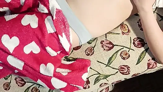 Ich Beobachte Auf Der Masturbation Der Stiefschwester Im Bett