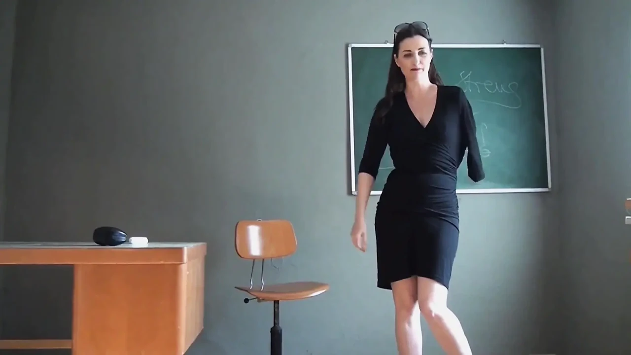 Real Estate Professional Who Appears to Be an Arm Amputee