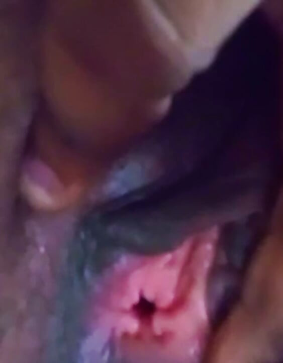 Roselee pancutan mani pada stream langsung, mesti tonton