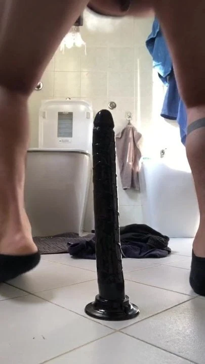 Dildo insertion