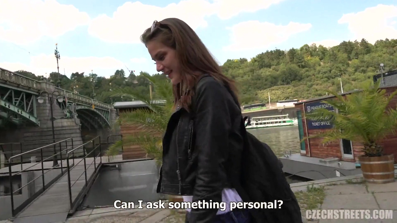 チェコの街 - 史上最もシャイな女の子