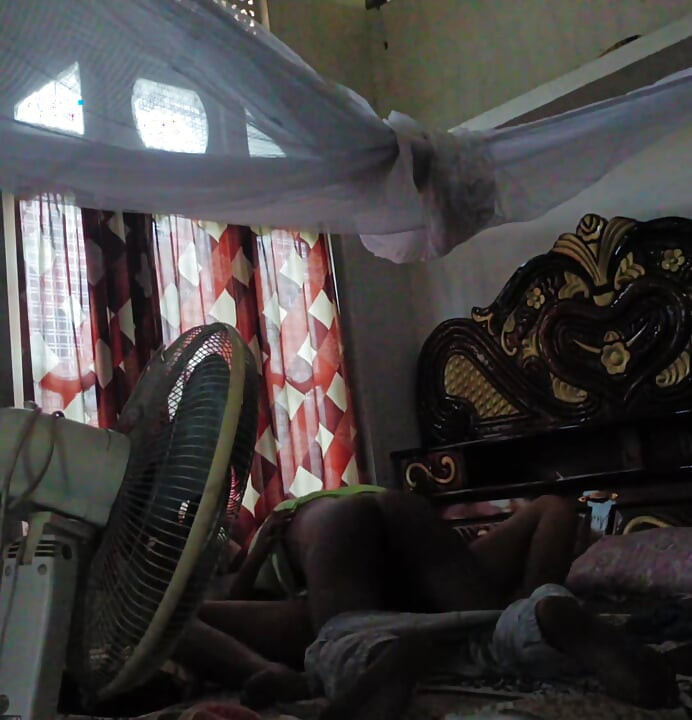 Desi purosi bhabi ne bulaya ghar pe chudne keliye, video sex người mỹ
