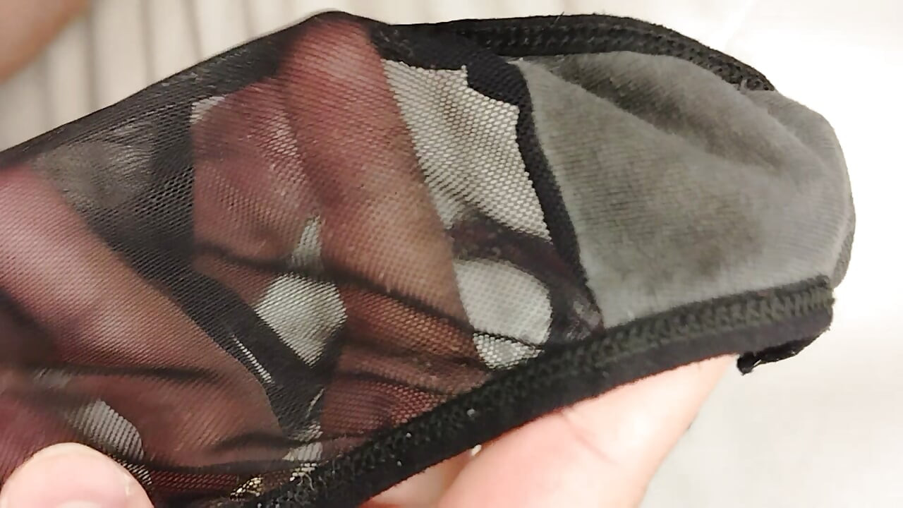 Jerking off with my mother-in-law's small panties, I came and kept it for her to feel all the cum.