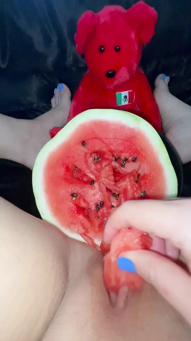 🍉 WATERMELON MULTIPLY HOMEMADE FEMALE ORGASMS- FULL ARAB LONG PORN VIDEO 2025- BEST SAUDI AMATEUR- ARABIAN SNOWWHITE KINKY MAST
