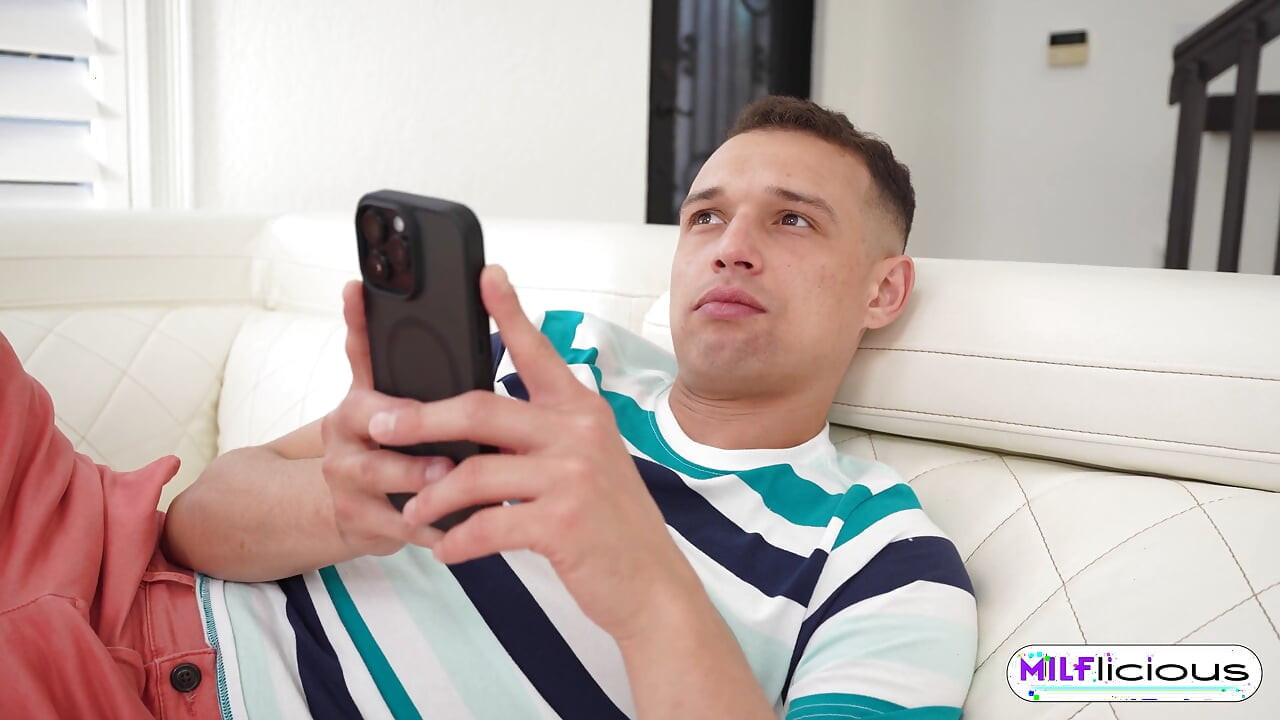 Masturbating W/ My Stepmom Kaci in Her Bed & She Caught Me