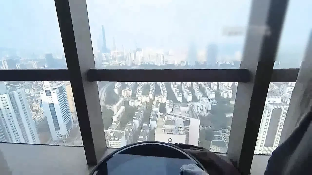 素人搭讪女神艺术学生妹被当地人玩弄