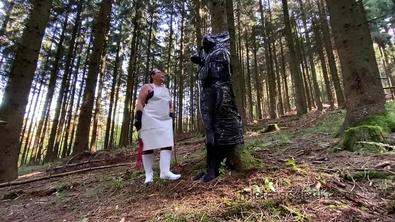 Nyonya April dominatrix - isolasi