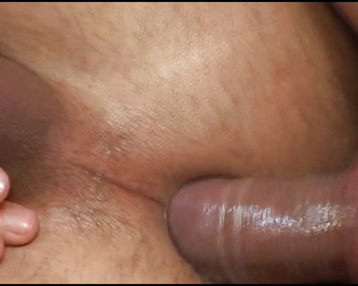 금발 독일 창녀가 바이섹슈얼 쓰리섬에서 따먹히고 얼굴에 정액을 뒤집어쓴다